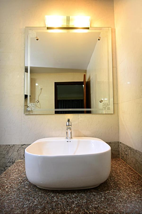 Karma Hotel Nepal กาฐมาณฑุ ภายนอก รูปภาพ